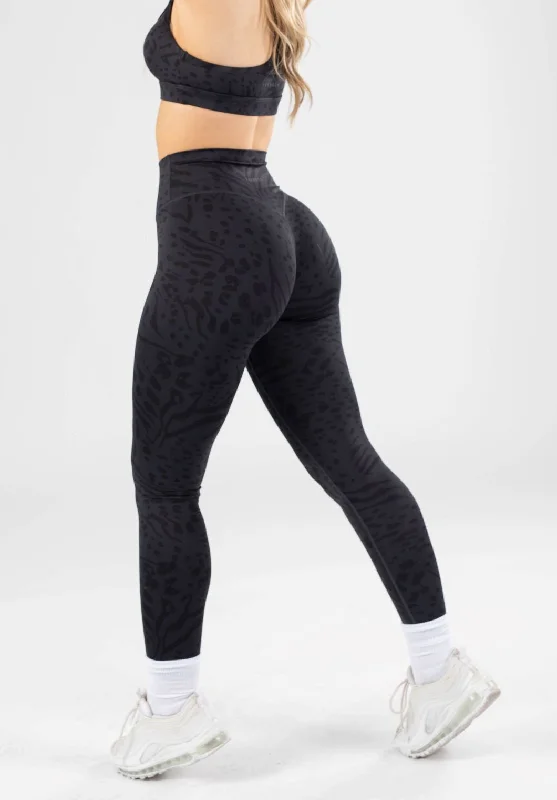 leggings for a yoga retreatReluna Original Sculptseam™ Legging Panther