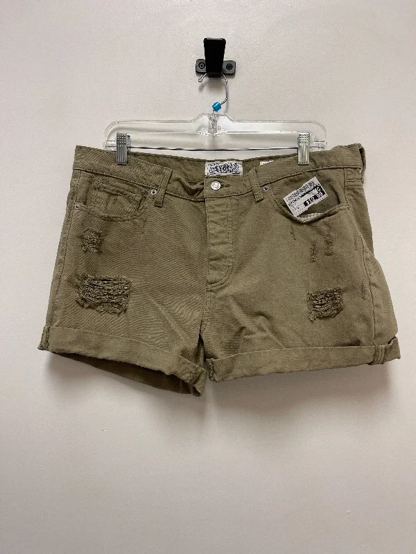 women's chic summer shortsGreen Shorts Lucky Brand, Size 12