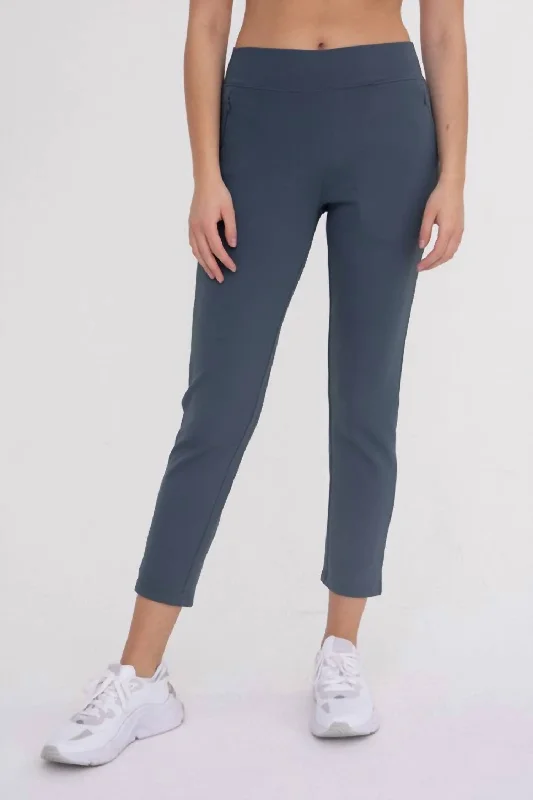 yoga pants for womenJacquard Ribbed Tapered Pant - Plus In Slate Navy